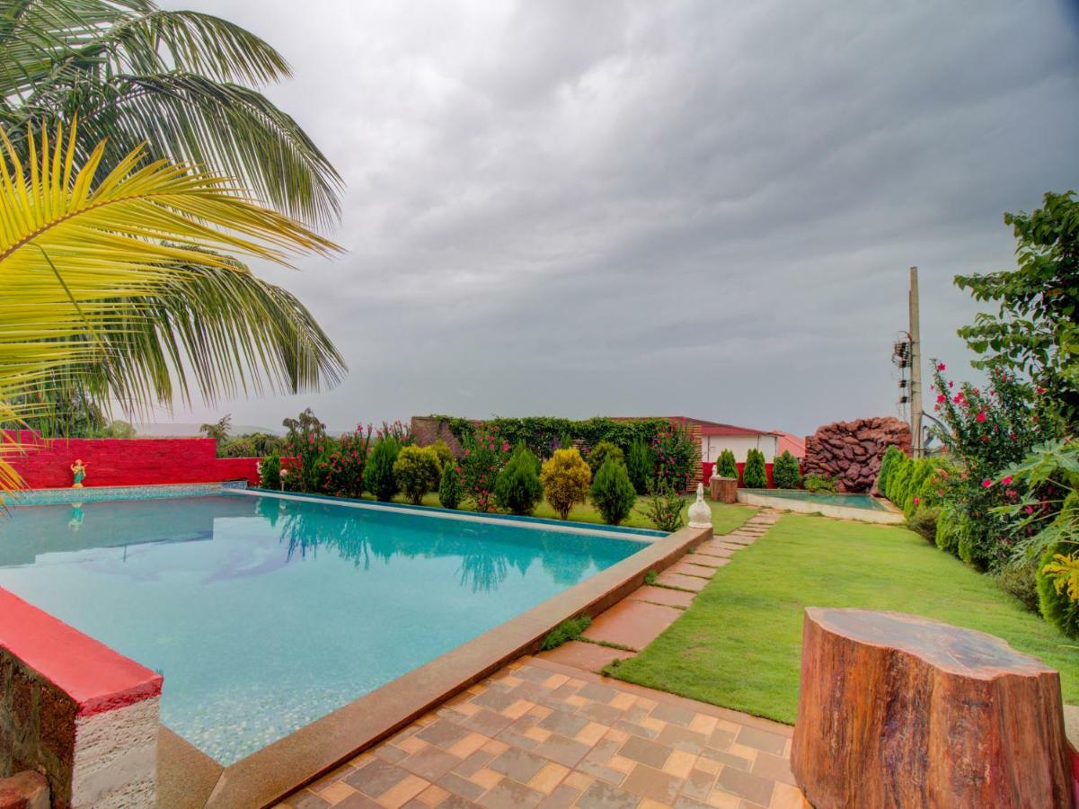 La Papa Resort Morjim Exterior foto